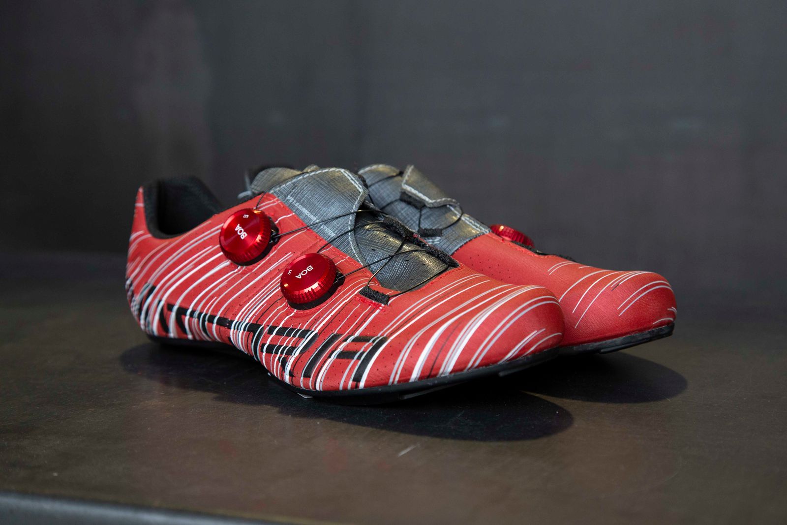 Revolve | Road Cycling Shoes | Size 42 | Red/Black | In Stock 4 Revolve | Road Cycling Shoes | Size 42 | Red/Black | In Stock - Image 4