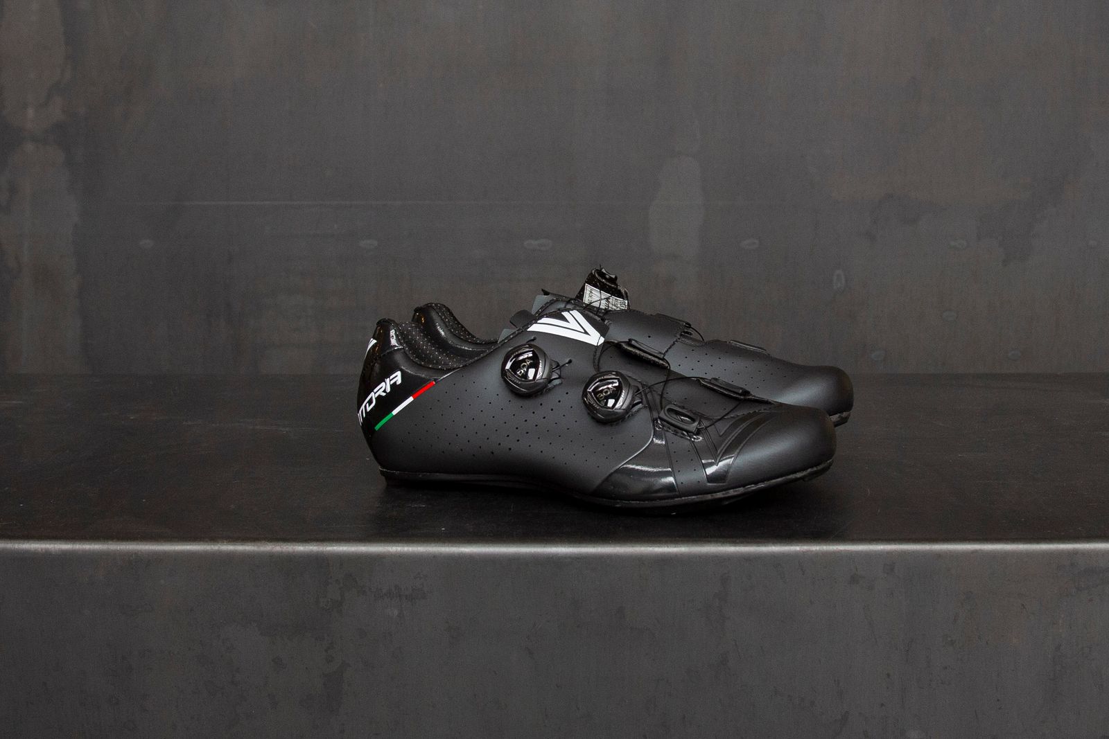 Velar 2022 | Road Cycling Shoes | Black | In Stock 2 Velar 2022 | Road Cycling Shoes | Black | In Stock - Image 2