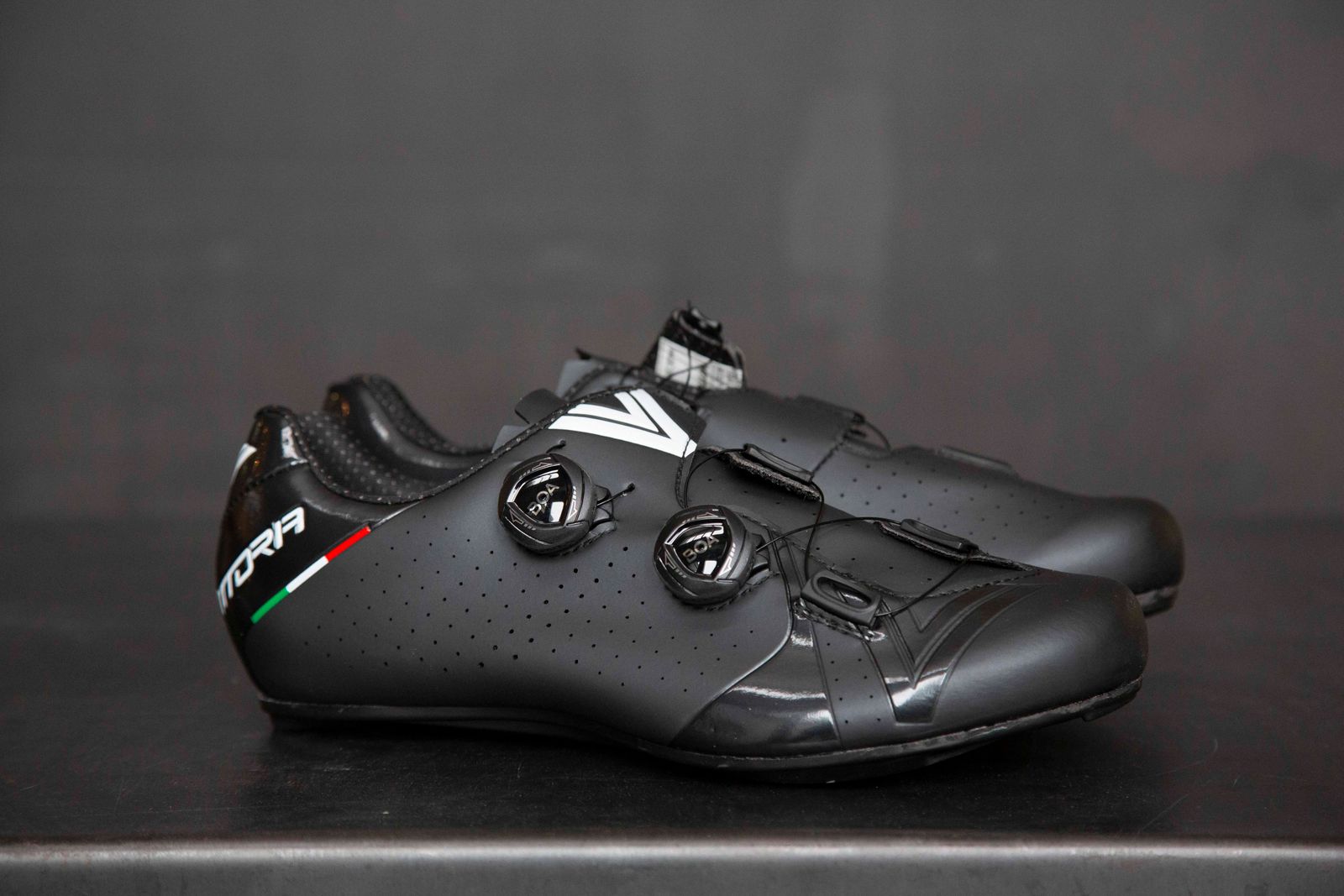 Velar 2022 | Road Cycling Shoes | Black | In Stock 1 Velar 2022 | Road Cycling Shoes | Black | In Stock
