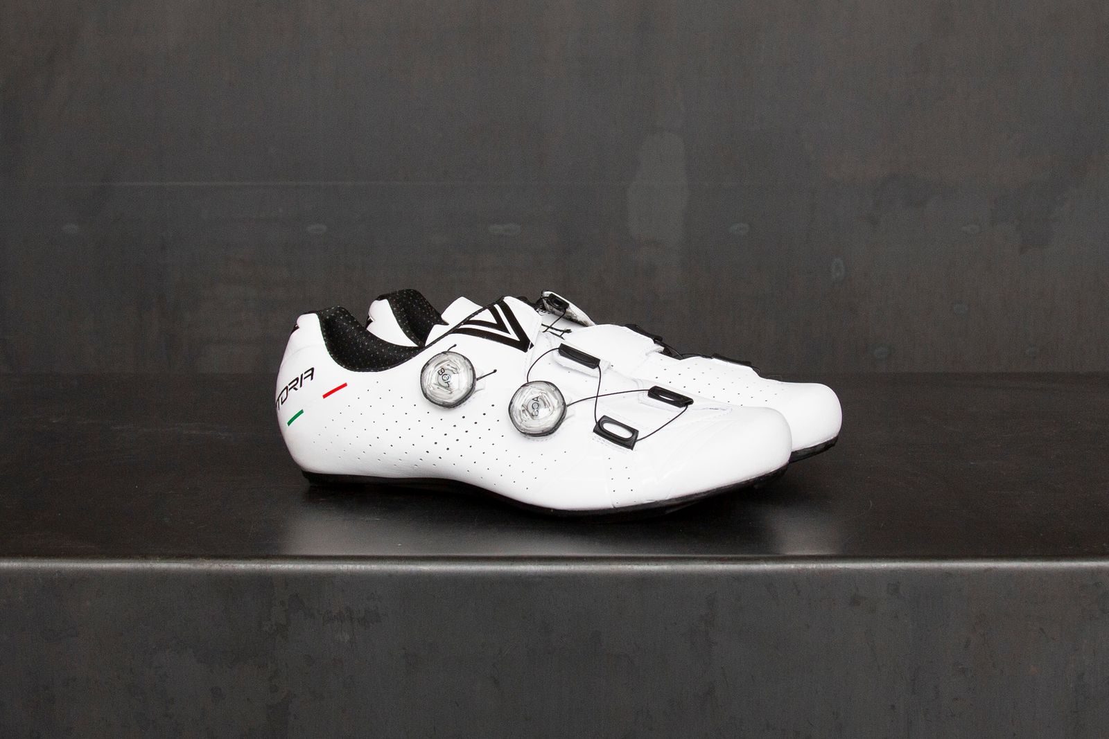 Velar 2022 | Road Cycling Shoes | White | In Stock 2 Velar 2022 | Road Cycling Shoes | White | In Stock - Image 2